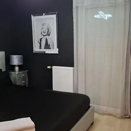 Apartment And Jacuzzi