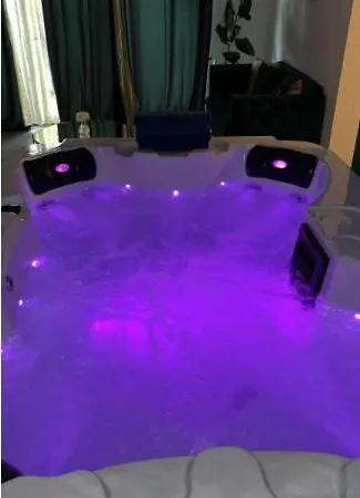 شقة And Jacuzzi *